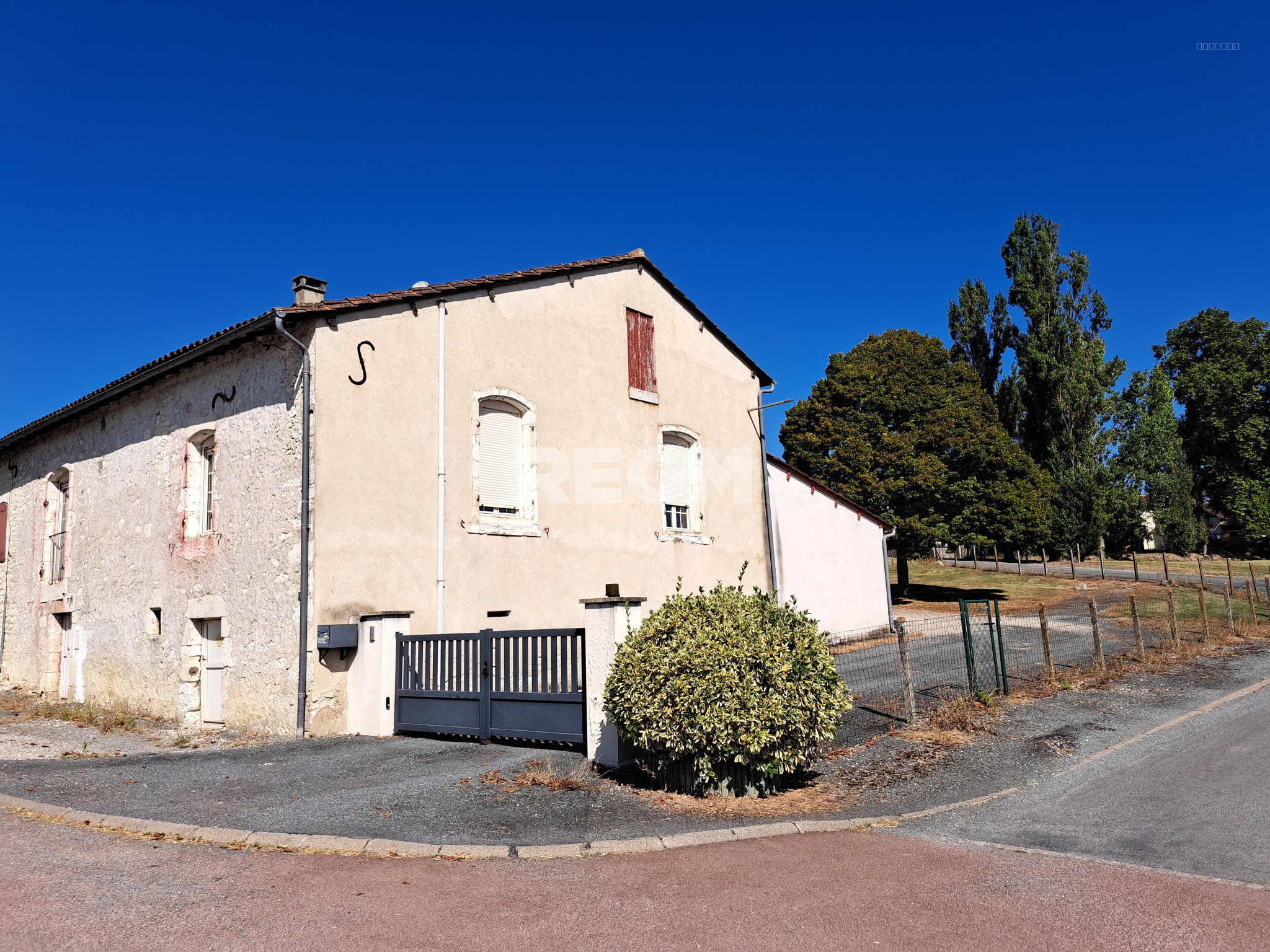 Maison à vendre à Singleyrac, 110 m², 4 pièces – photo 1 sur 16