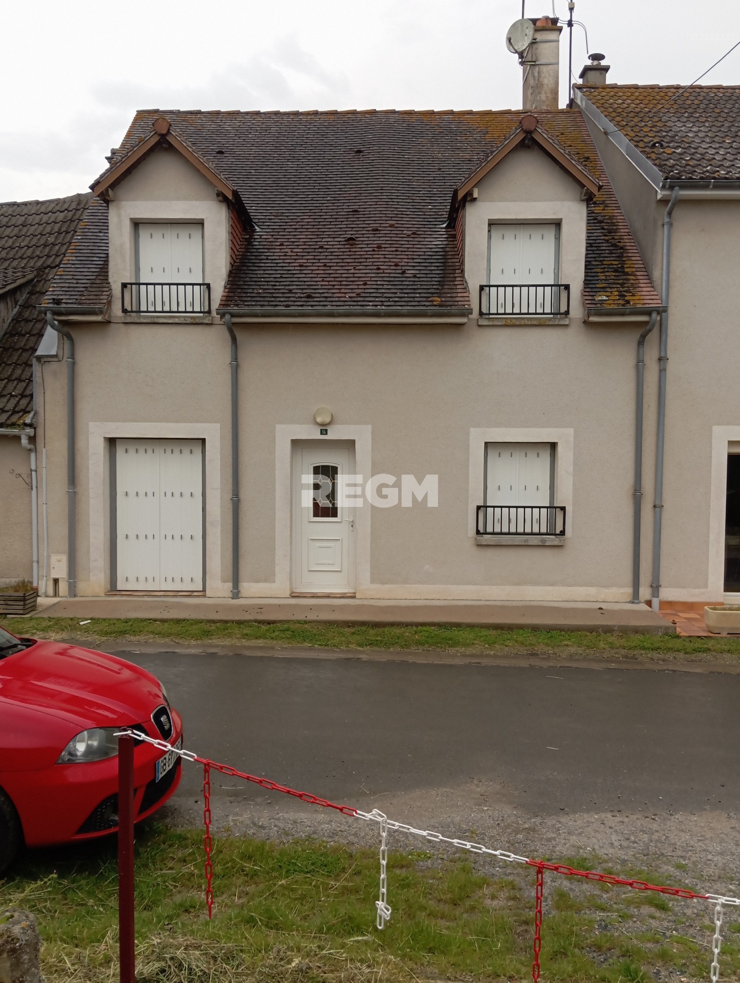 Maison à vendre à Paudy, 1 036 m², 6 pièces – photo 1 sur 8