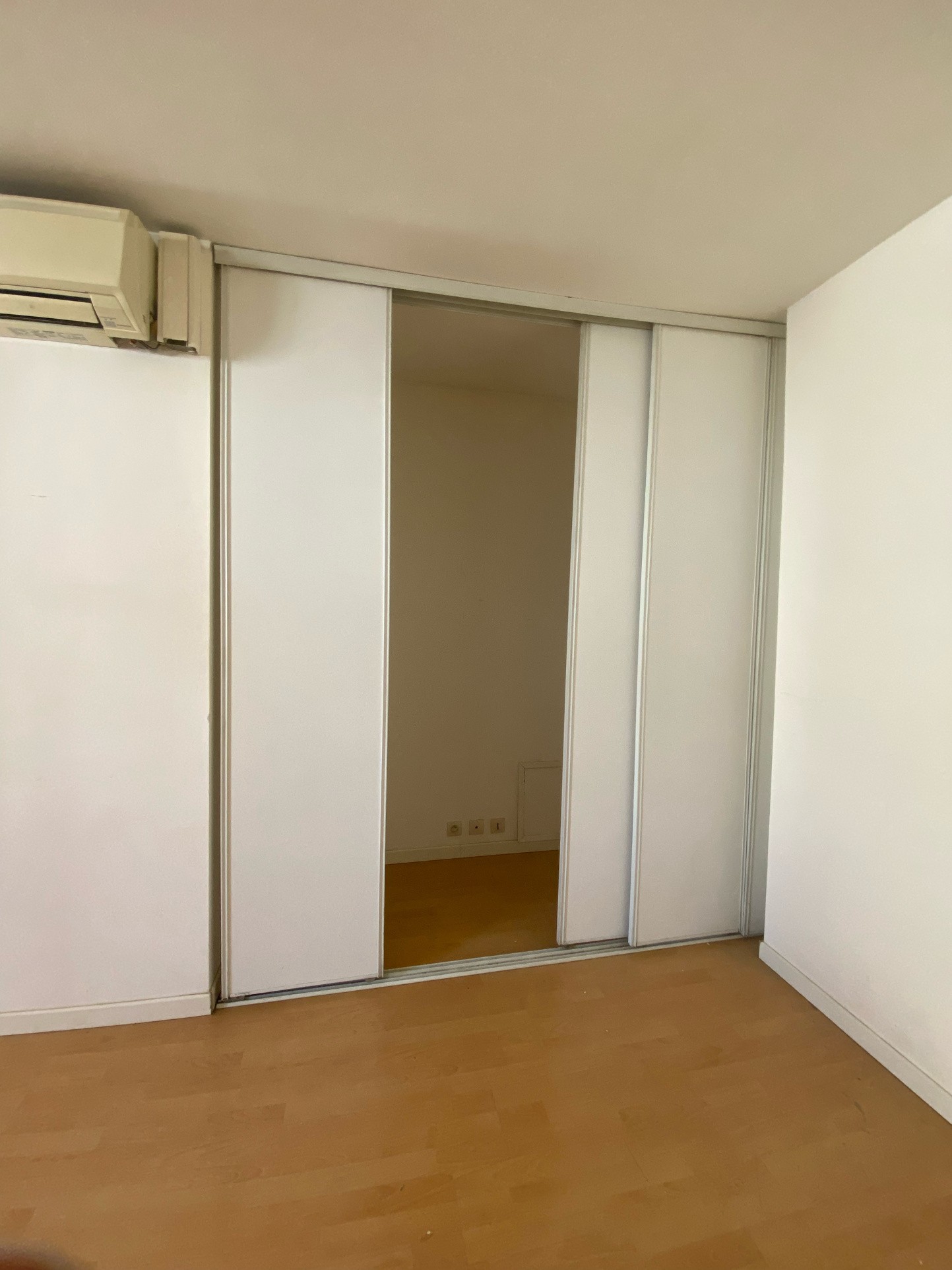 Appartement à vendre à Vernon, 550 m², 2 pièces – photo 3 sur 5