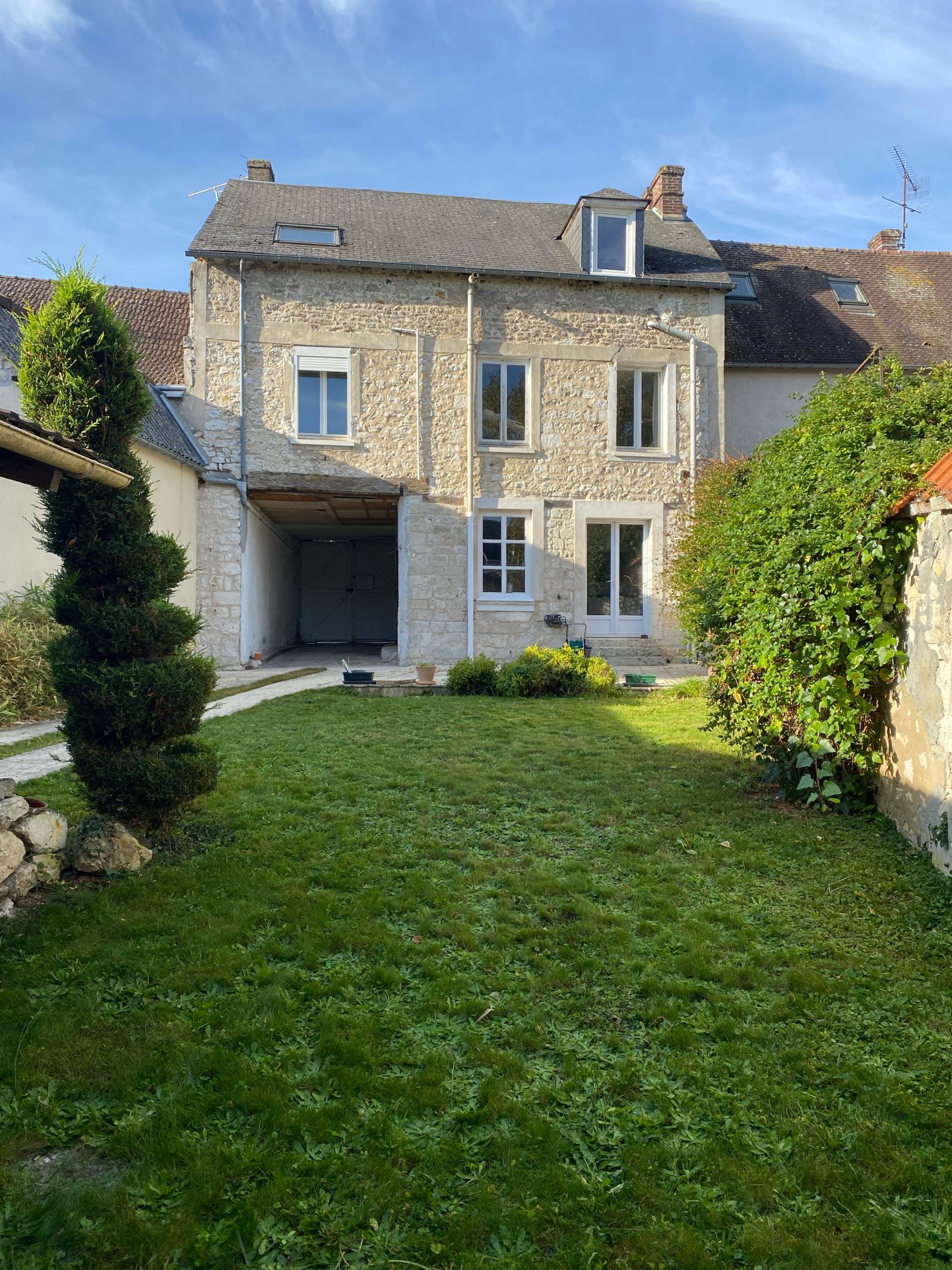 Maison à vendre à La chapelle longueville, 135 m², 7 pièces – photo 1 sur 14