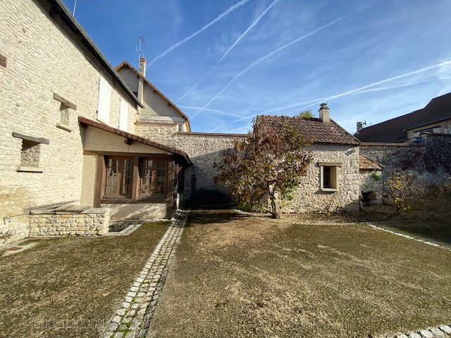 Maison à vendre à Limetz villez, 195 m², 9 pièces – photo 2 sur 11