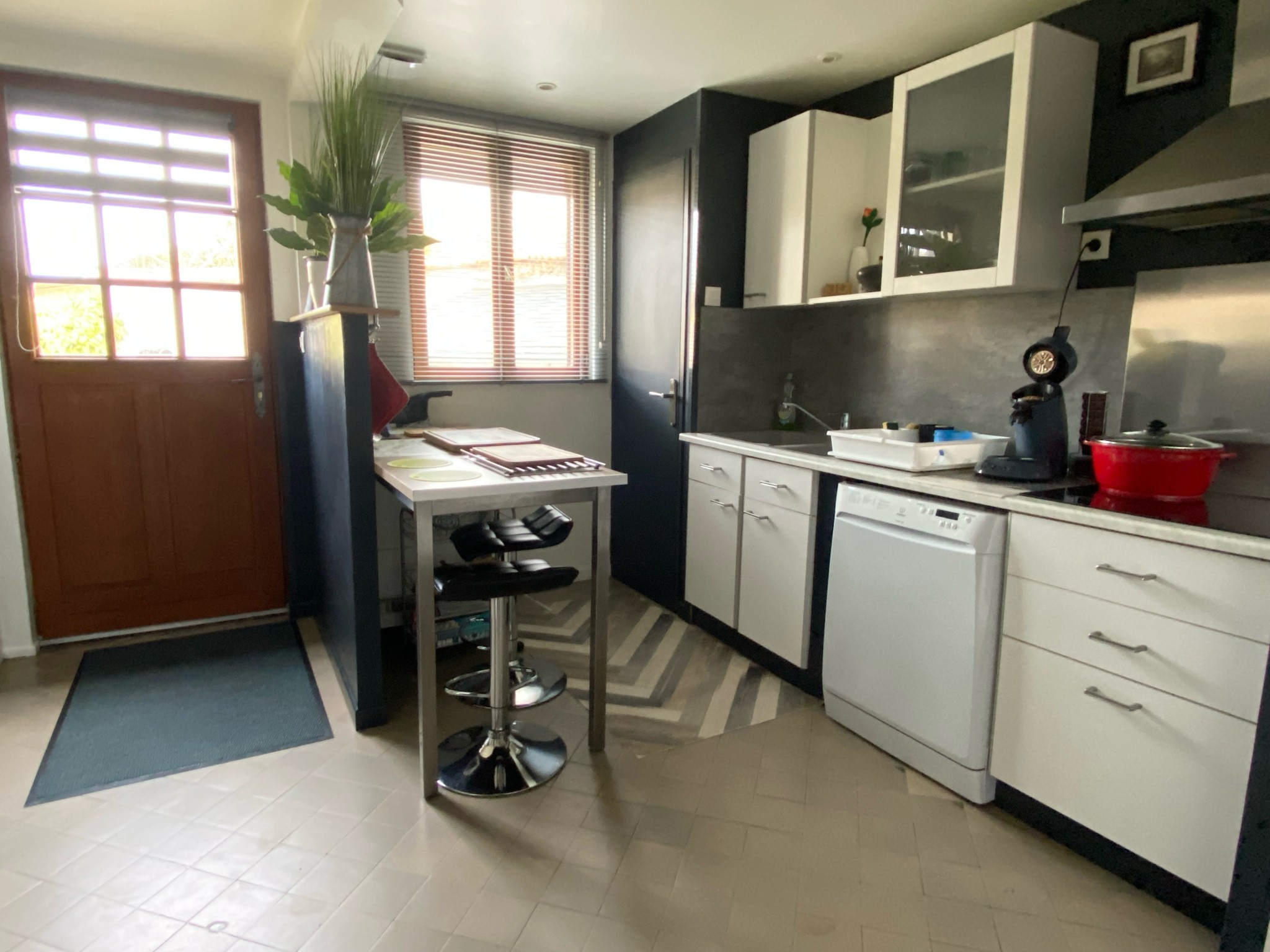 Maison à vendre à Mezieres en vexin, 1 258 m², 7 pièces – photo 2 sur 10