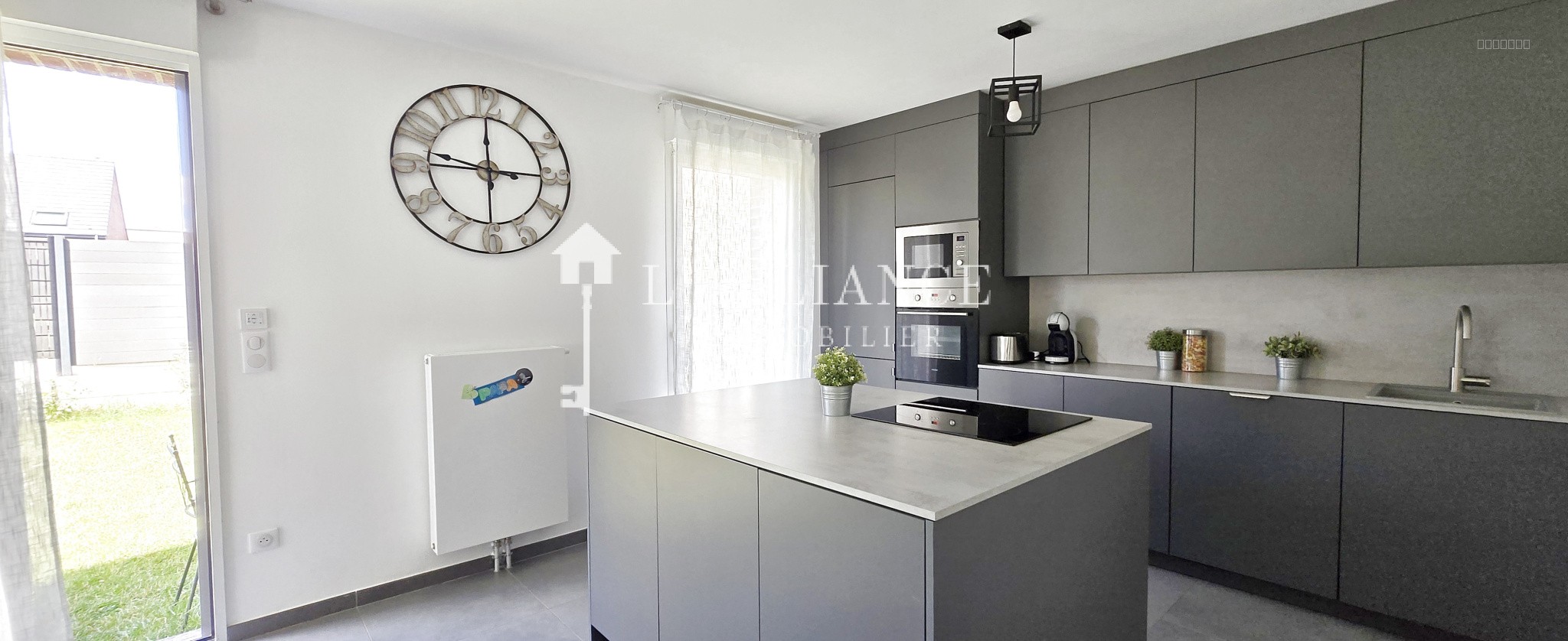 Maison à vendre à Lesquin, 925 m², 6 pièces – photo 3 sur 8