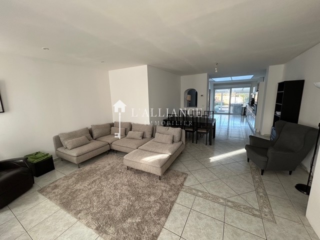 Studio à louer à Lesquin, 120 m², 3 pièces – photo 1 sur 6