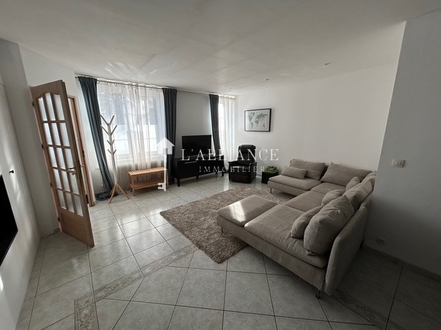 Studio à louer à Lesquin, 120 m², 3 pièces – photo 2 sur 6