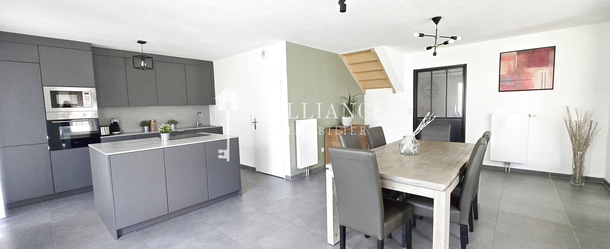 Maison à vendre à Lesquin, 925 m², 6 pièces – photo 1 sur 8
