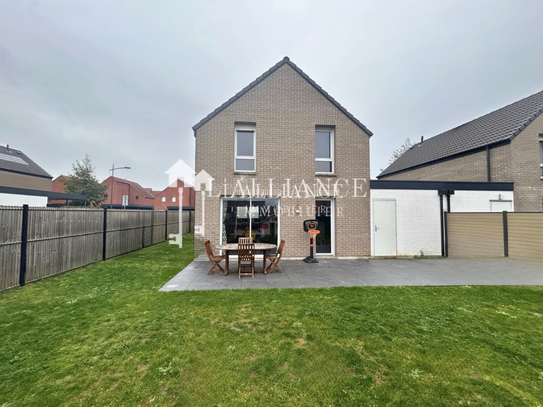 Maison à vendre à Lesquin, 90 m², 5 pièces – photo 1 sur 8