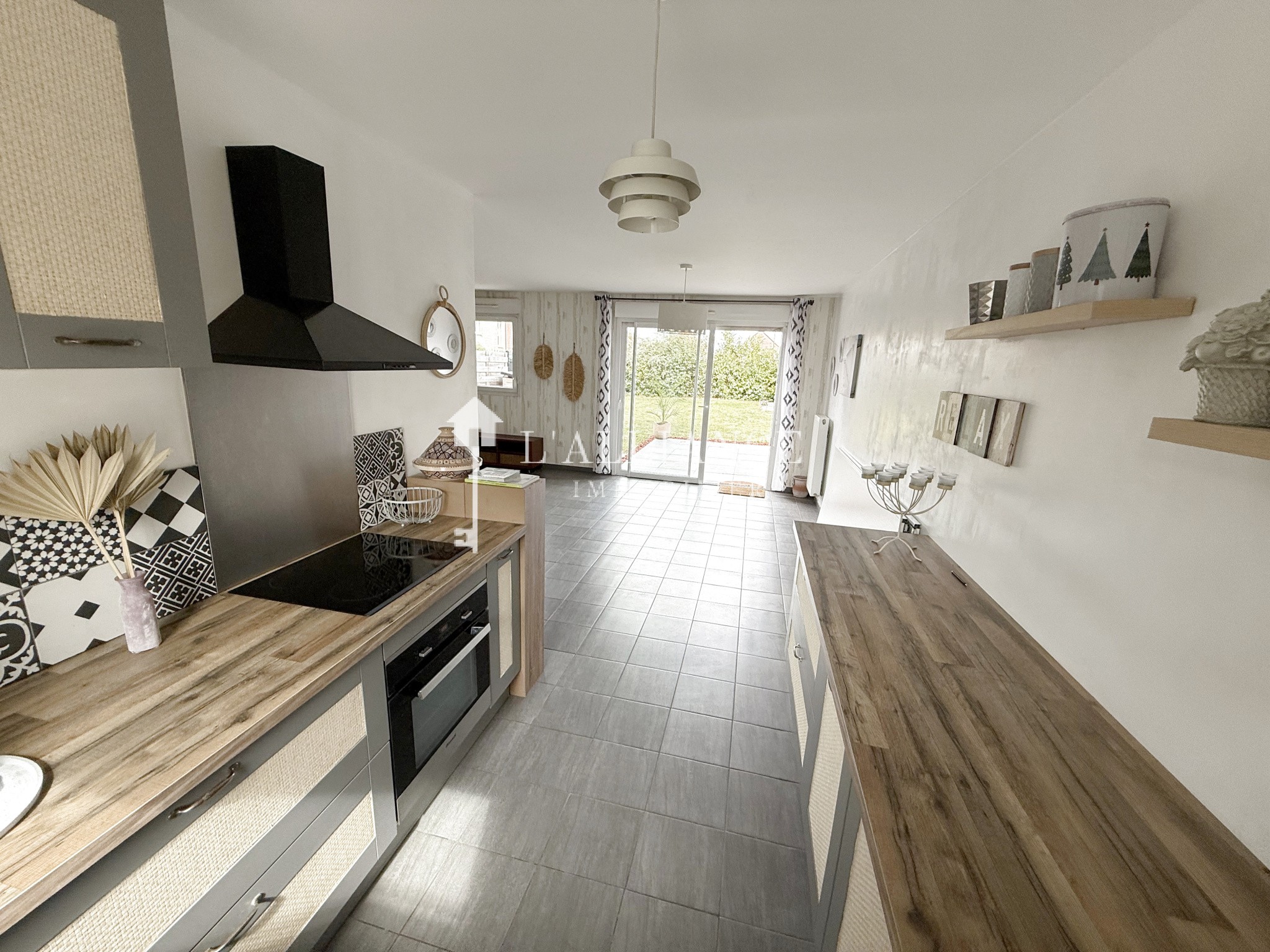 Maison à vendre à Lesquin, 800 m², 4 pièces – photo 3 sur 5