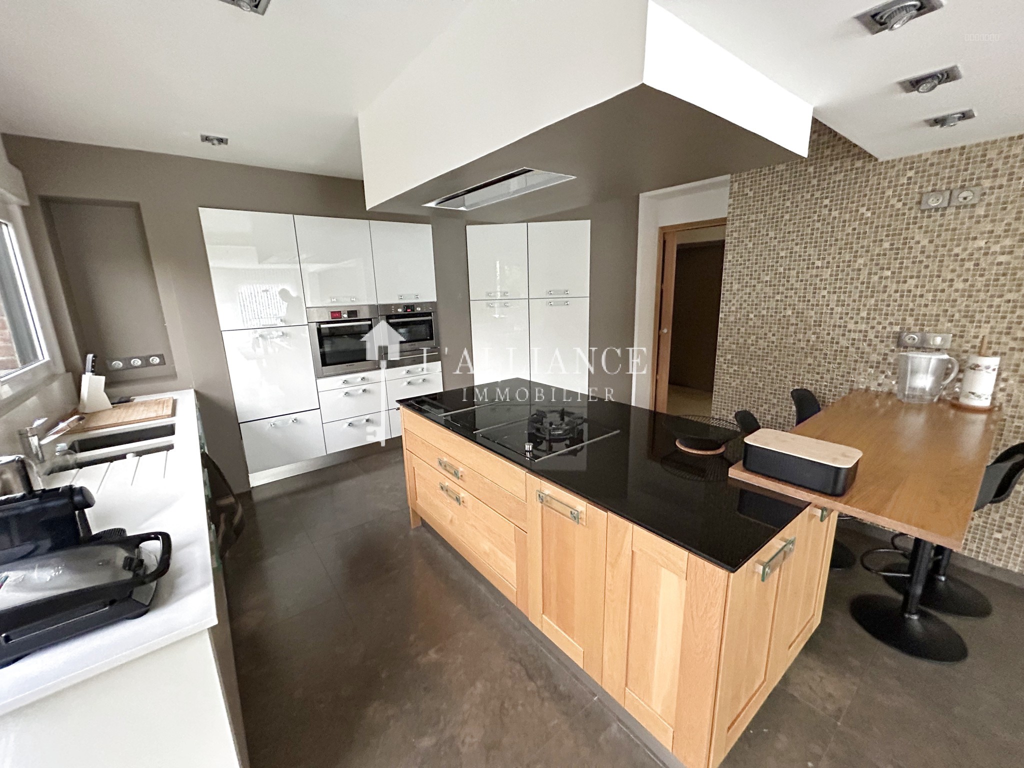 Maison à vendre à Lesquin, 193 m², 6 pièces – photo 3 sur 11