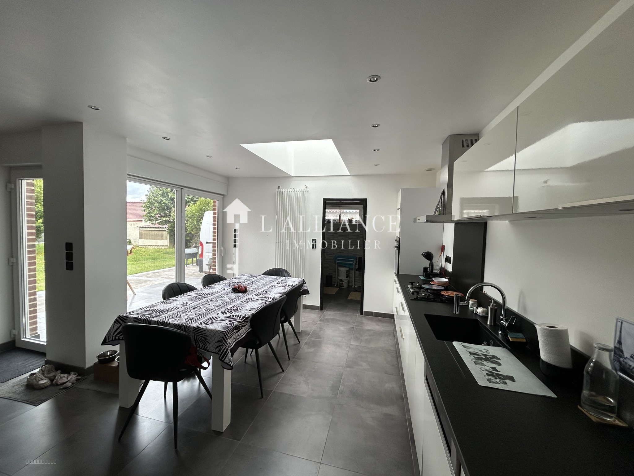 Maison à vendre à Lesquin, 15 m², 5 pièces – photo 2 sur 9