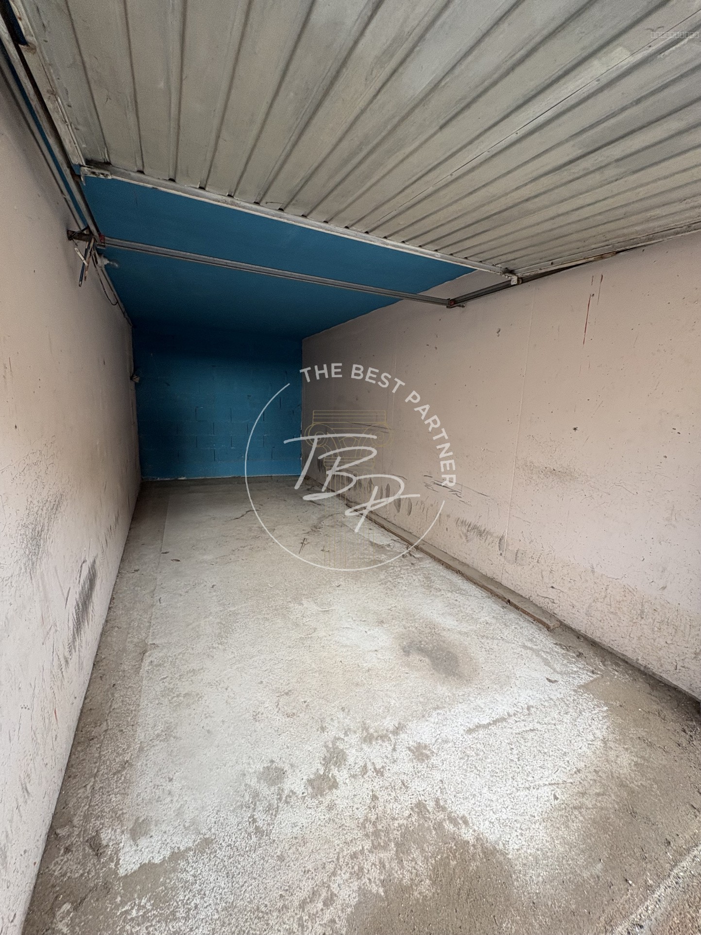 Garage à louer à Valras plage, 1 330 m² – photo 1 sur 3