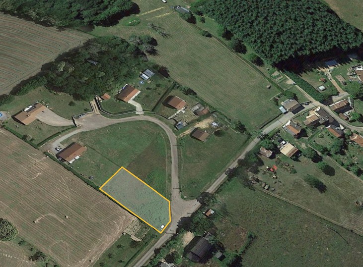 Bien immobilier à vendre à Saxi bourdon, 1 076 m² – photo 1 sur 2