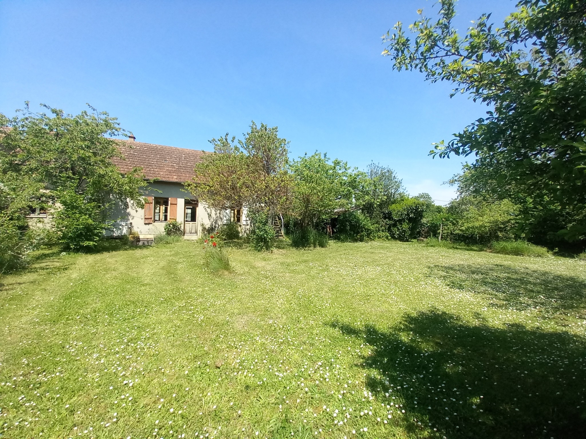 Maison à vendre à La chapelle aux chasses, 84,7 m², 3 pièces – photo 1 sur 20