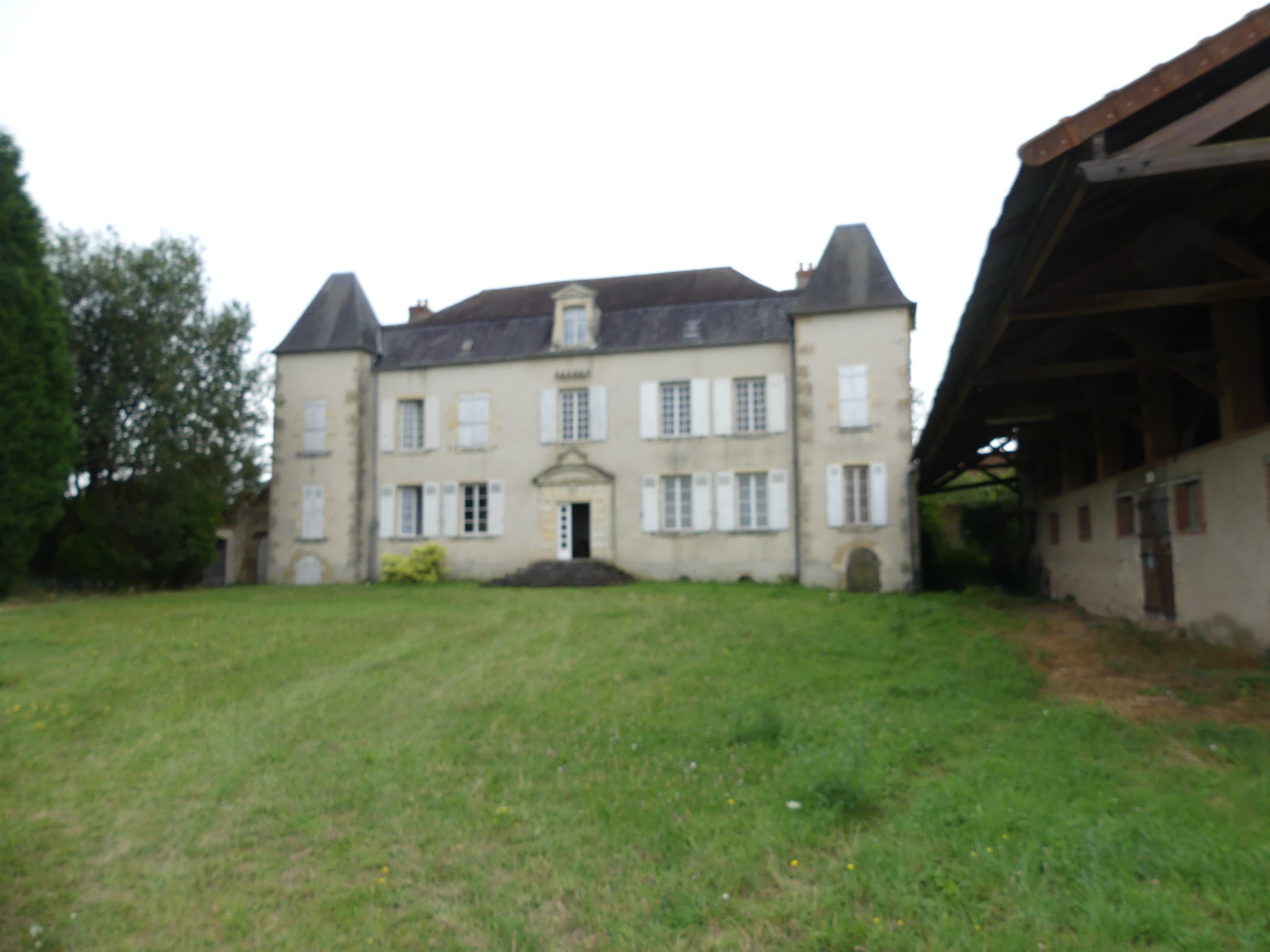 Bien immobilier à vendre à Champvert, 180 m², 7 pièces – photo 2 sur 20