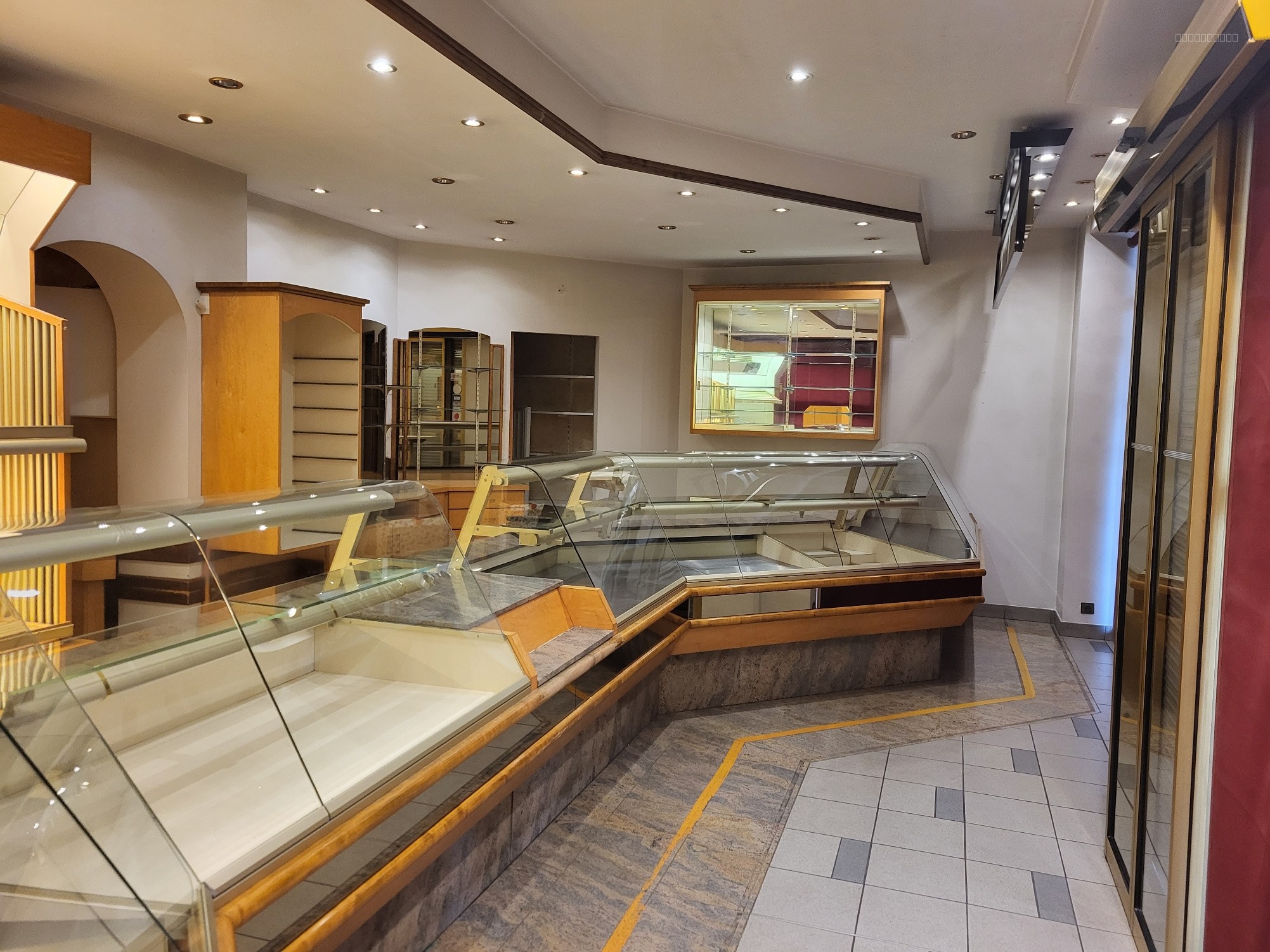 Local commercial à louer à St die des vosges, 157 m² – photo 1 sur 6