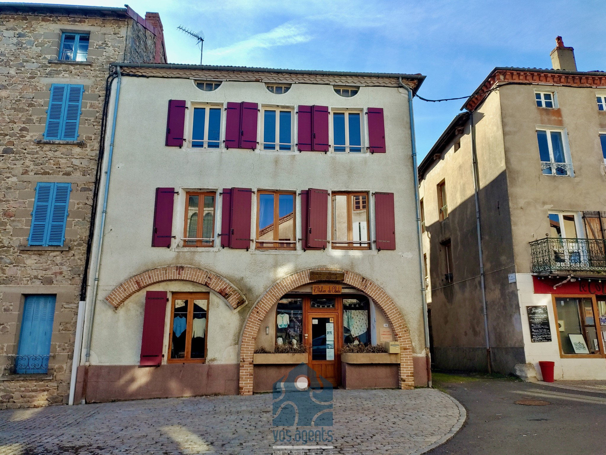 Maison à vendre à St germain l herm, 330 m², 13 pièces – photo 2 sur 13