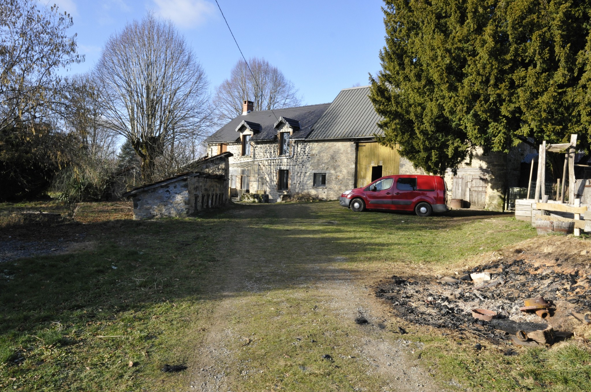 Propriété en Pierre avec Dépendances sur St paul — photo 1