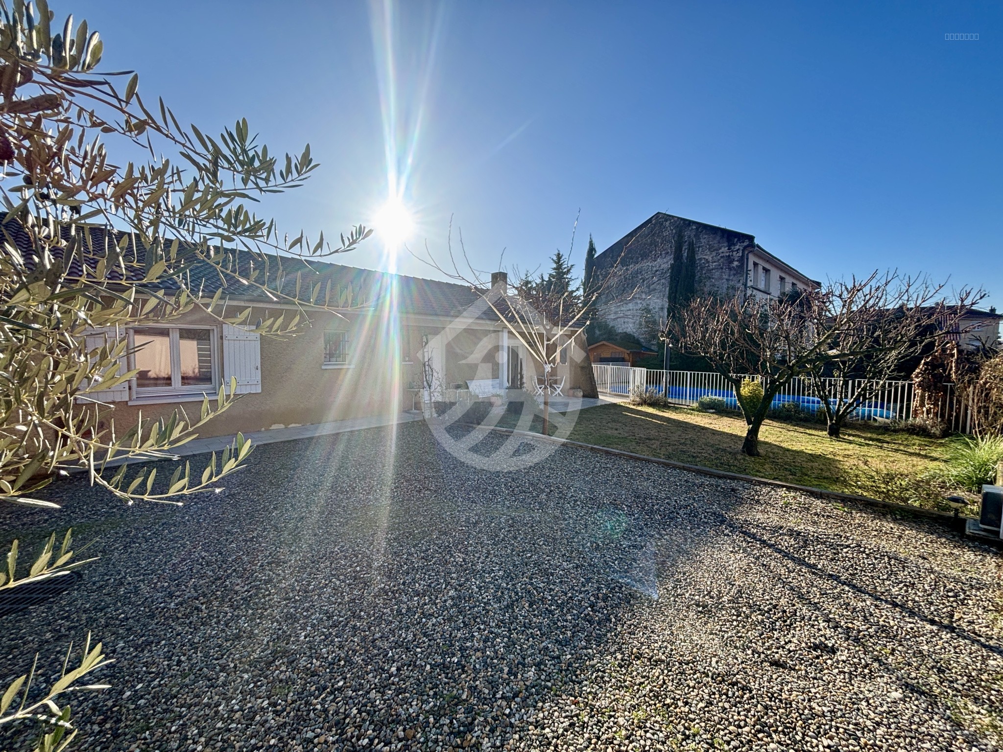 Maison à vendre à Bourg les valence, 120 m², 5 pièces – photo 1 sur 18