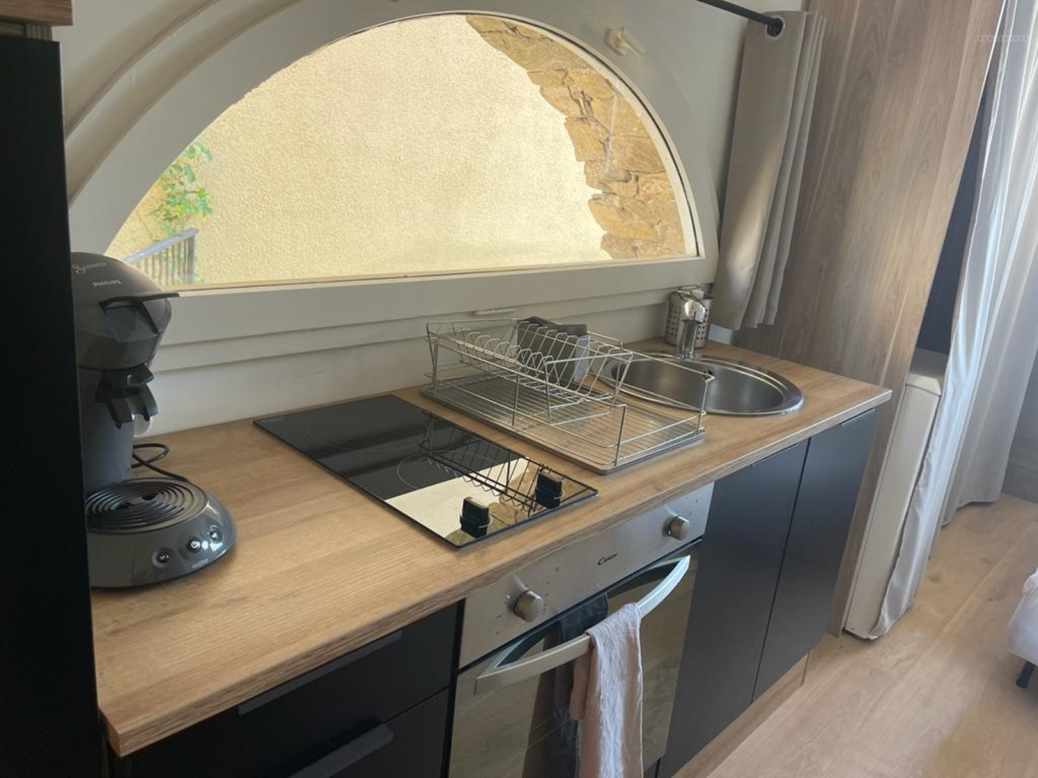 83700 SAINT RAPHAEL Appartement T1/2 Vue Mer RDC PISCINES — photo 5