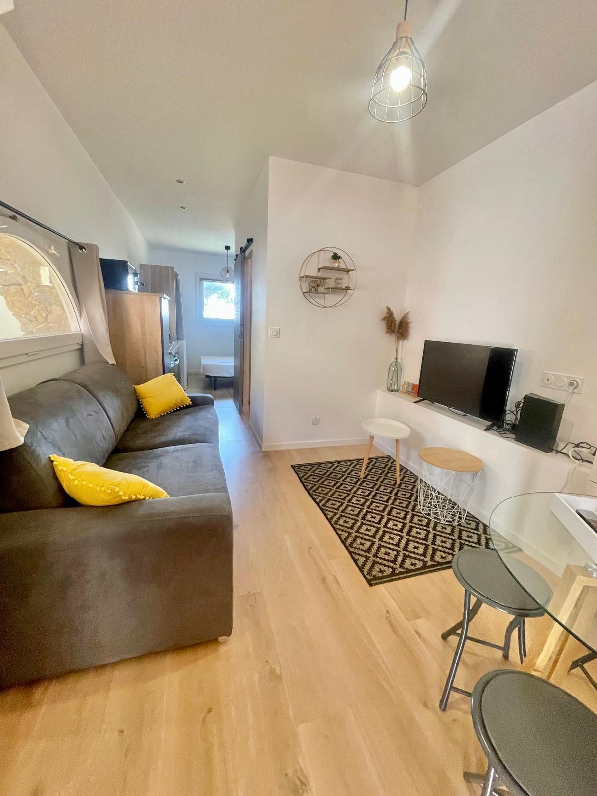 83700 SAINT RAPHAEL Appartement T1/2 Vue Mer RDC PISCINES — photo 3
