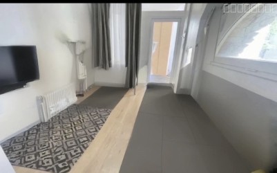 83700 SAINT RAPHAEL LOCAL COMMERCIAL MURS ET FOND — photo 3