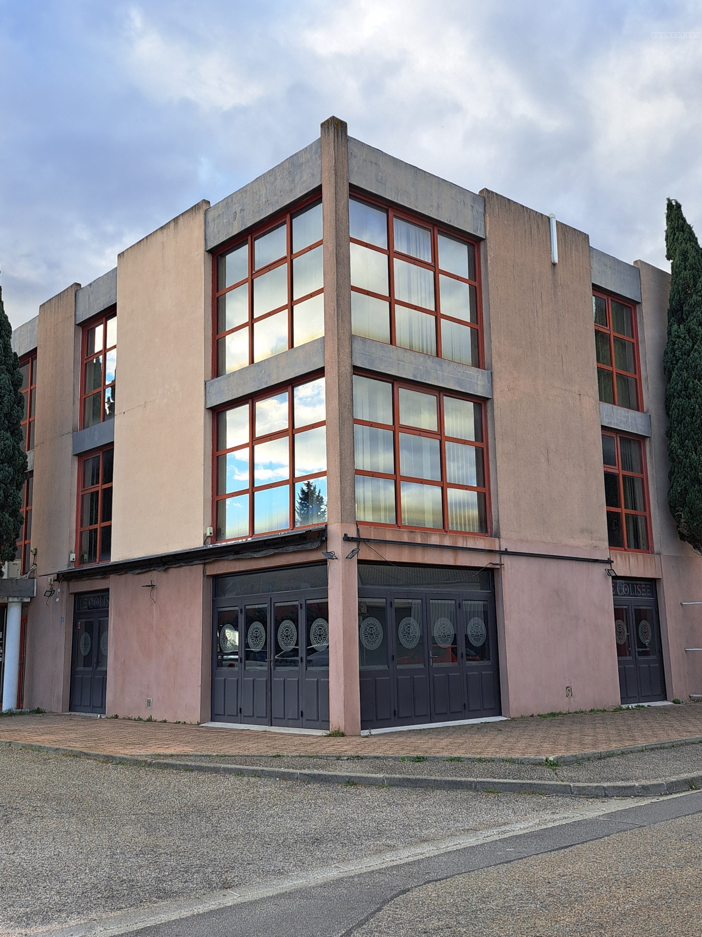 Bien immobilier à vendre à Arles, 166 m² – photo 1 sur 7