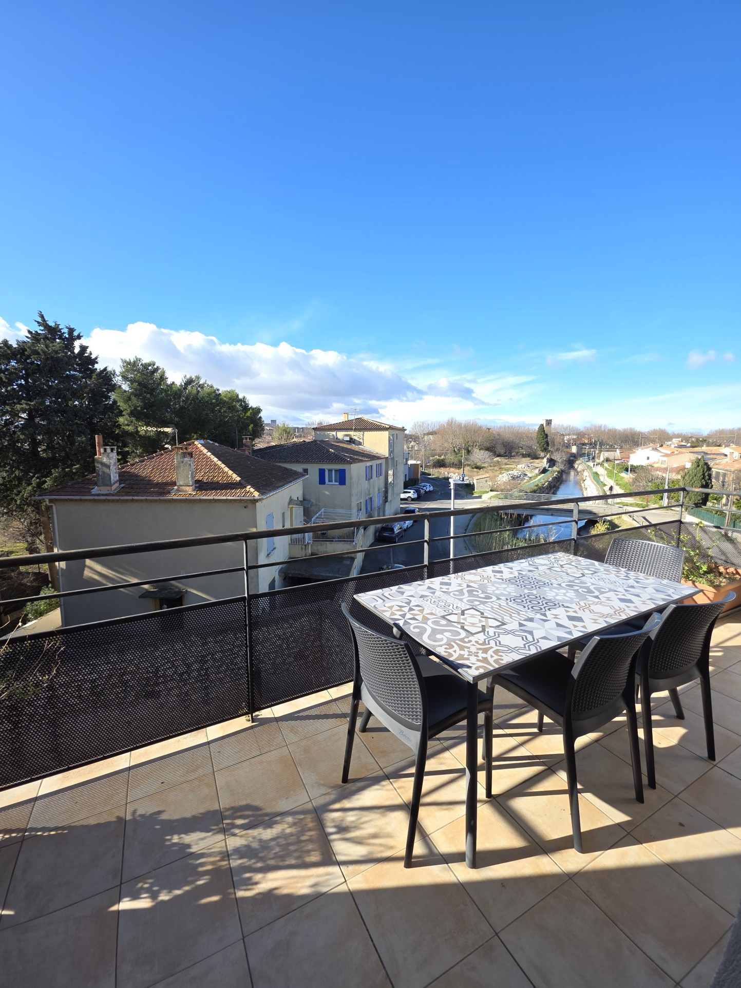 Appartement à vendre à Arles, 65 m², 3 pièces – photo 1 sur 12