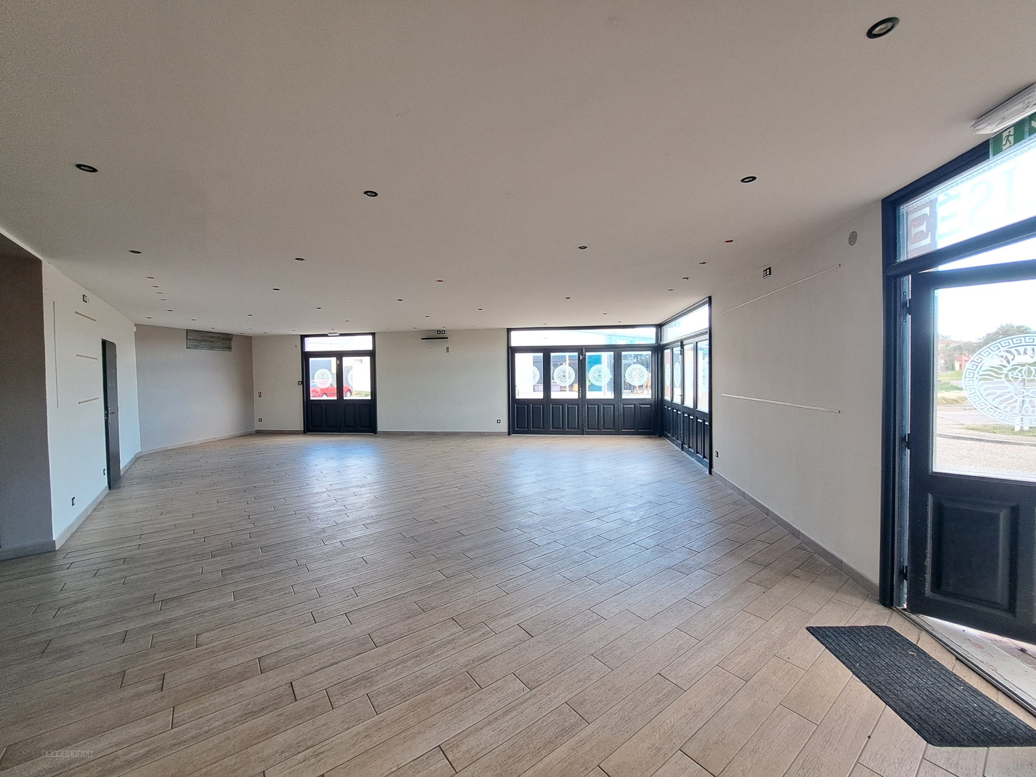 Bien immobilier à vendre à Arles, 166 m² – photo 2 sur 7