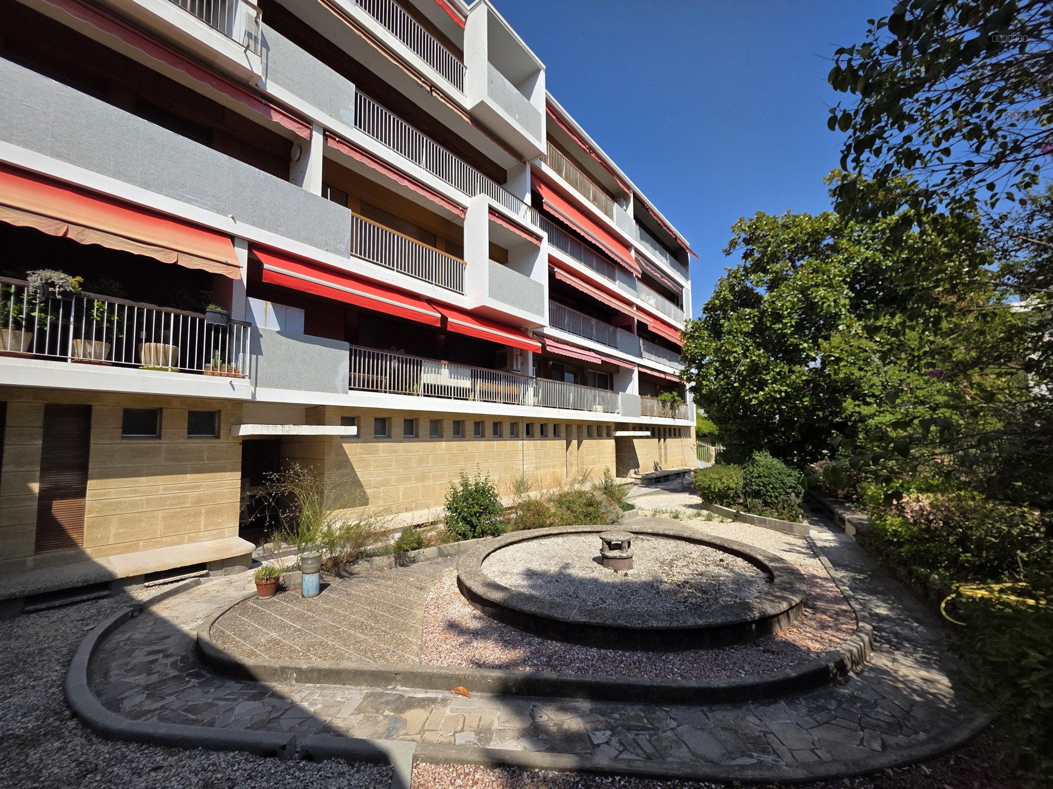 Appartement à vendre à Arles, 106 m², 4 pièces – photo 1 sur 9