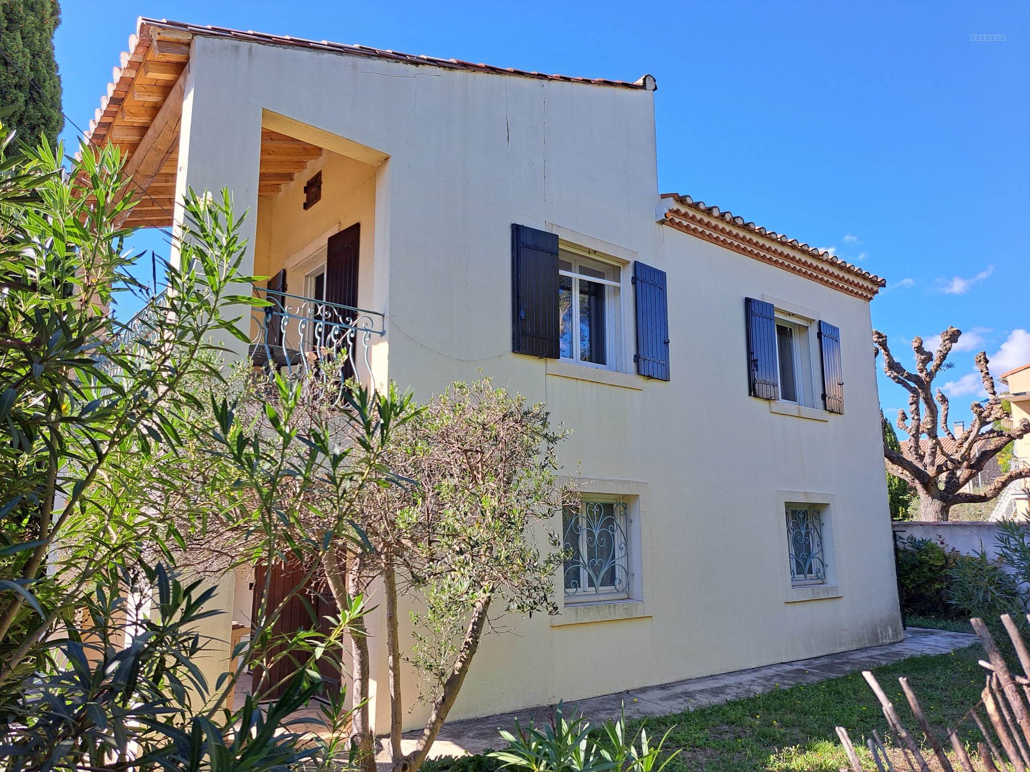 Villa à vendre à Arles, 175 m², 5 pièces – photo 1 sur 10