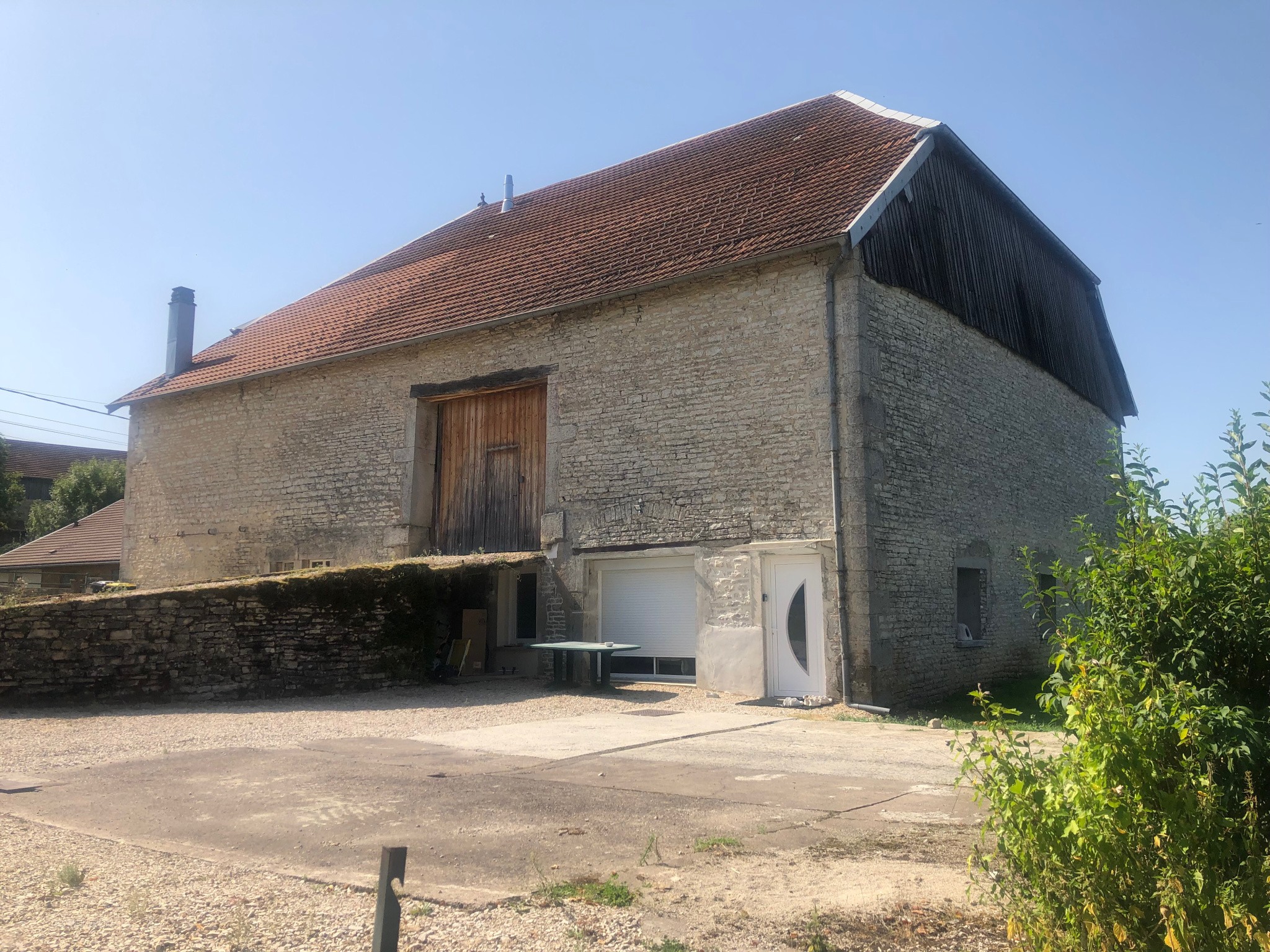 Immeuble à vendre à Vernierfontaine, 300 m² – photo 2 sur 3
