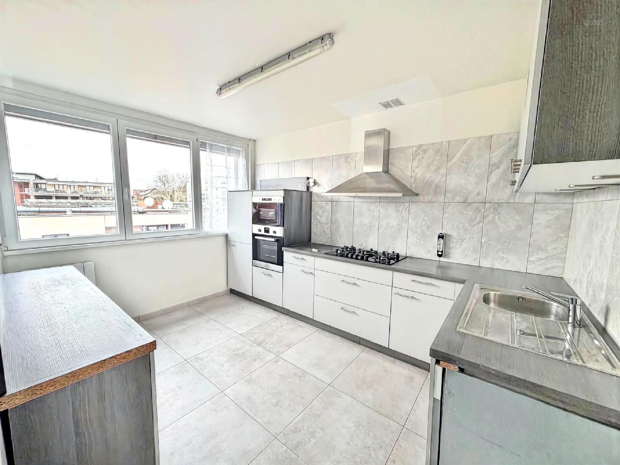 Appartement à vendre à Besancon, 104,38 m², 6 pièces – photo 1 sur 6