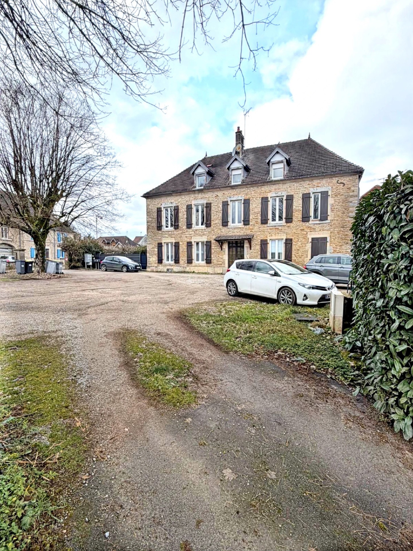 Bien immobilier à vendre à Pouilley les vignes, 65 m², 4 pièces – photo 1 sur 2
