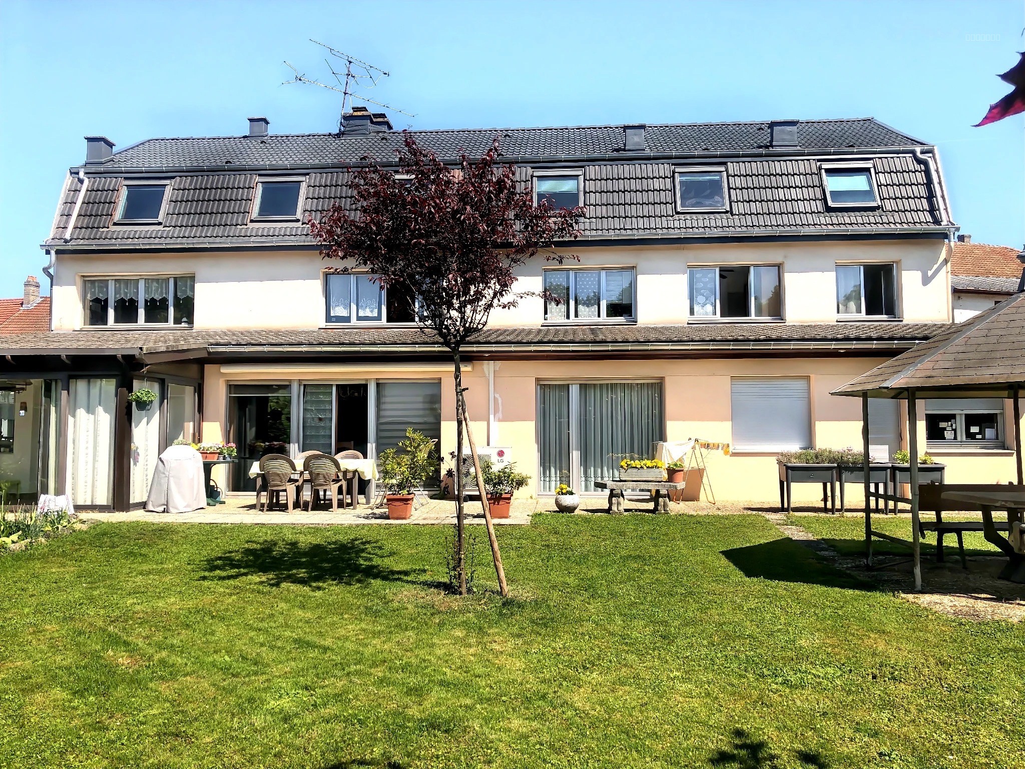 Immeuble à vendre à Mandeure, 380 m² – photo 1 sur 10