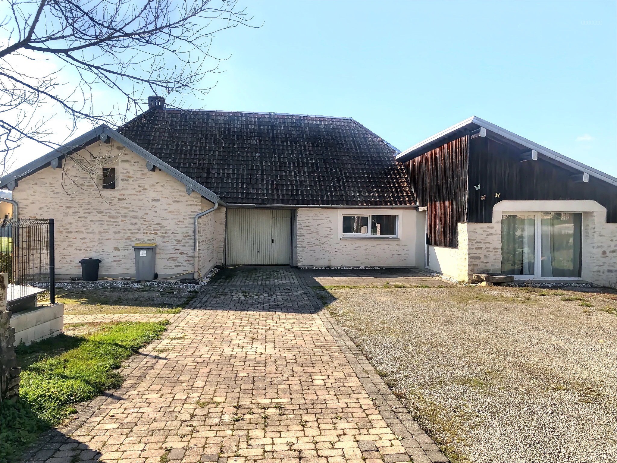 Maison à vendre à Vyt les belvoir, 215 m², 9 pièces – photo 1 sur 14