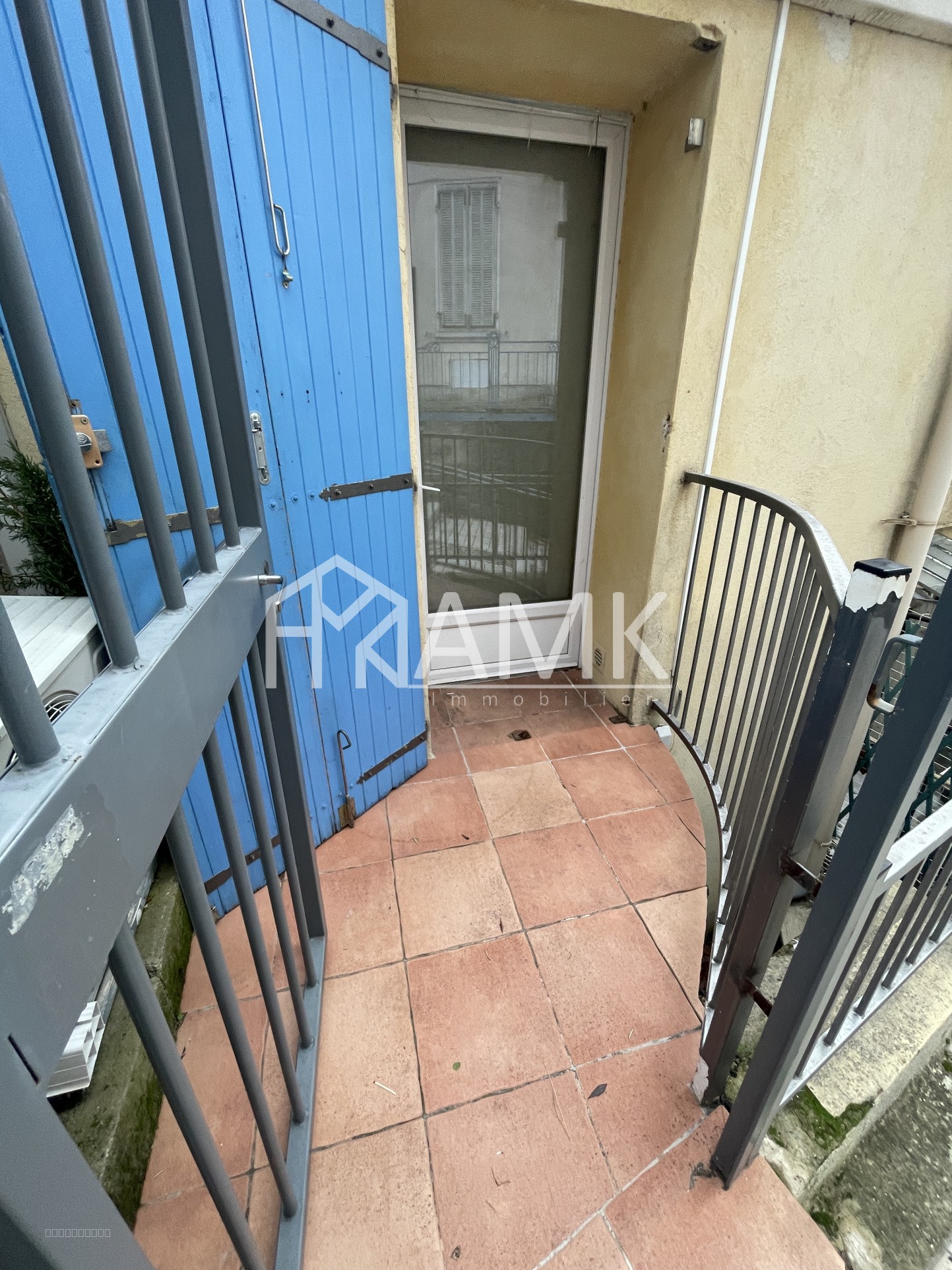Appartement à vendre à La penne sur huveaune, 70,31 m², 2 pièces – photo 2 sur 8