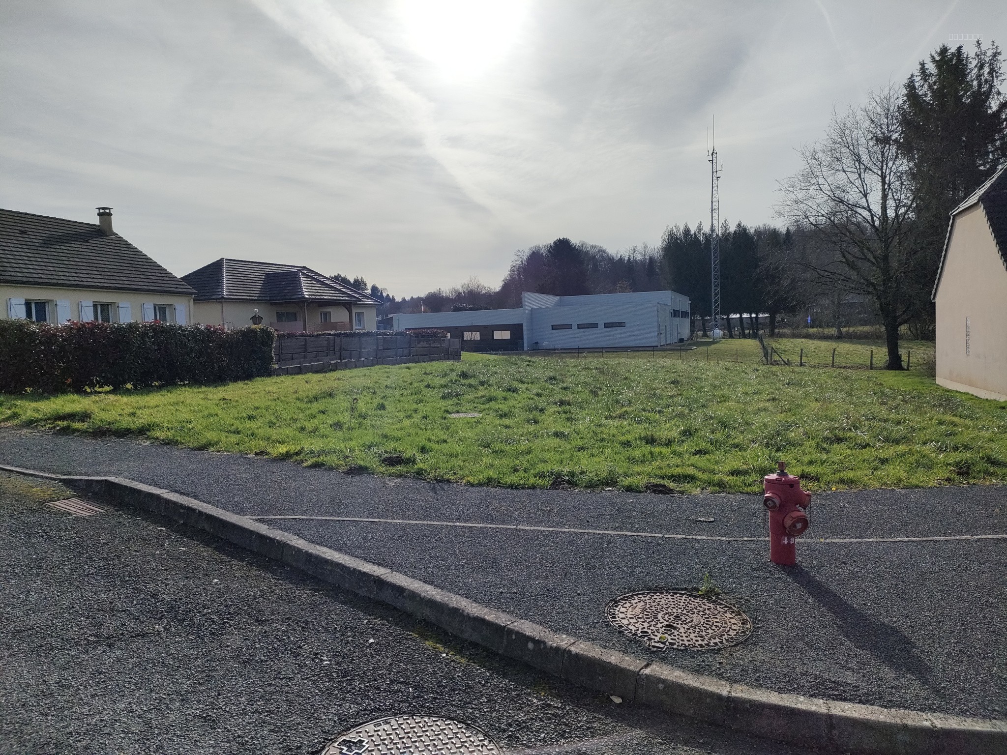 Terrain à vendre à Arnac pompadour, 887 m² – photo 1 sur 3