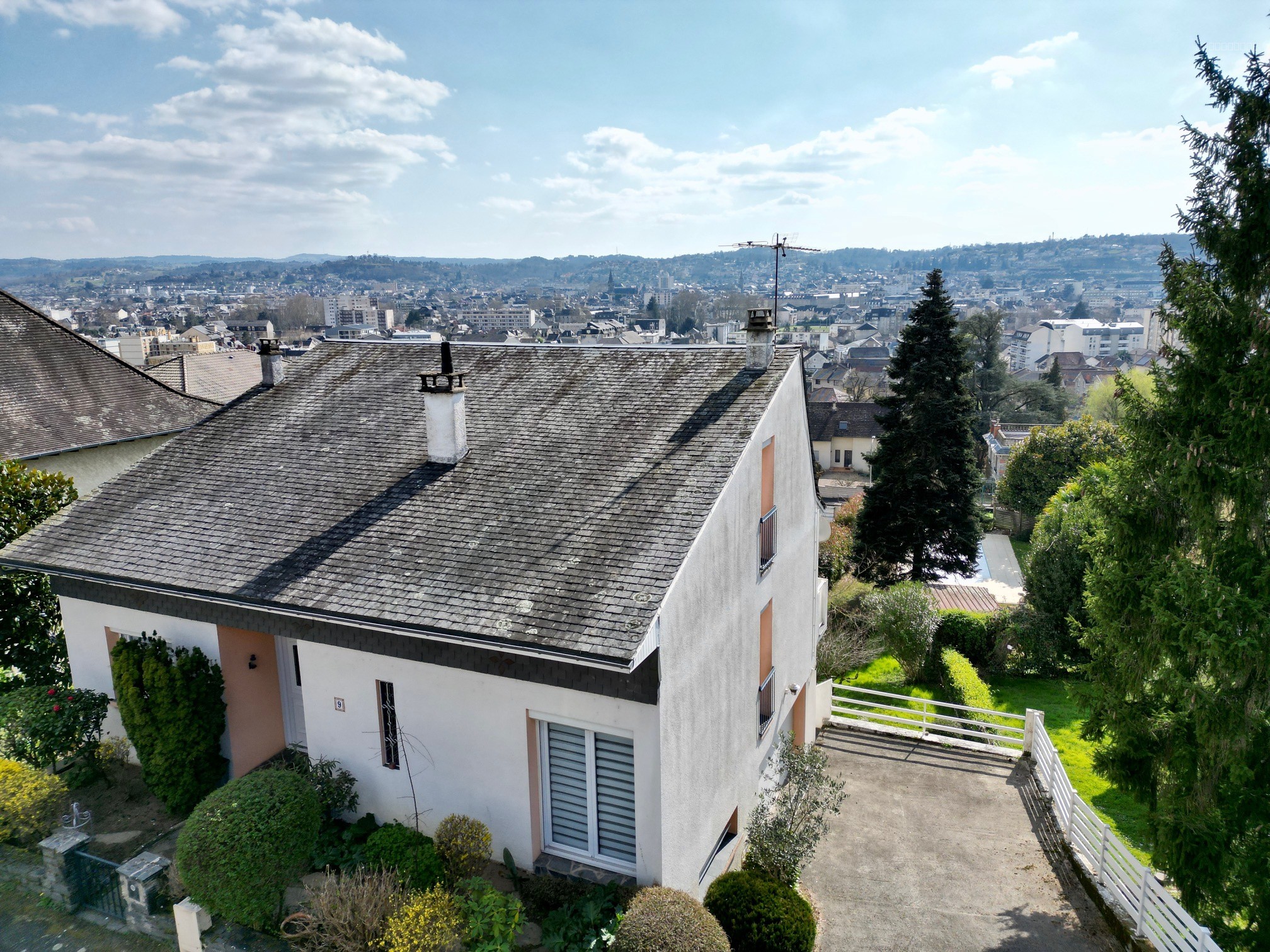 Maison à vendre à Brive la gaillarde, 128 m², 6 pièces – photo 1 sur 9