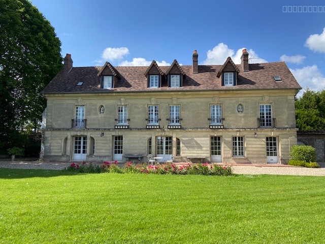 Maison à vendre à Favrieux, 340 m², 10 pièces – photo 1 sur 20