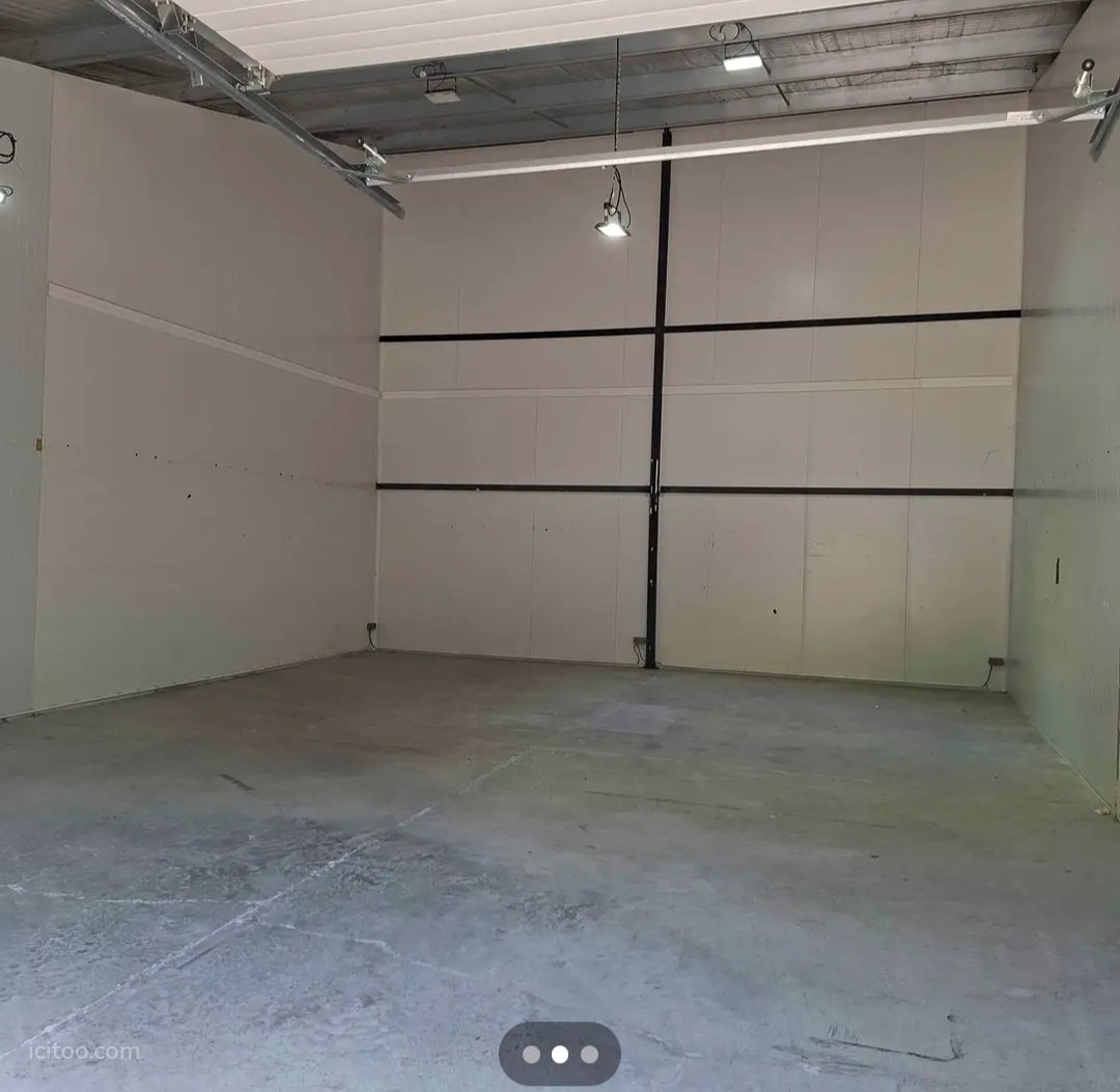 Entrepôt à louer à Saint-Rémy-de-Provence, 100 m², 1 pièce – photo 2 sur 3