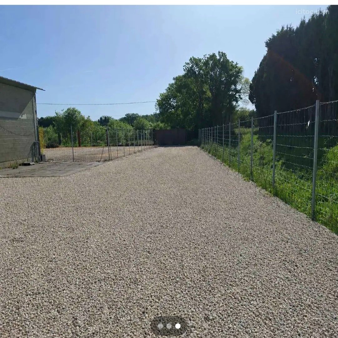 Entrepôt à louer à Saint-Rémy-de-Provence, 100 m², 1 pièce – photo 3 sur 3