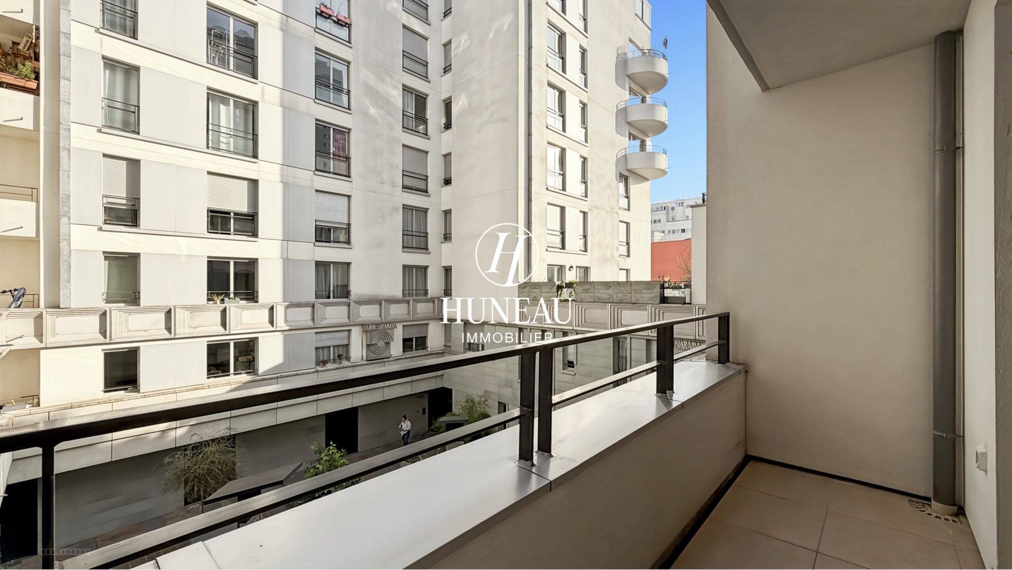 APPARTEMENT 3 PIÈCES 2 CHAMBRES EN PARFAIT ETAT ET AVEC DOUBLE BALCON — photo 10