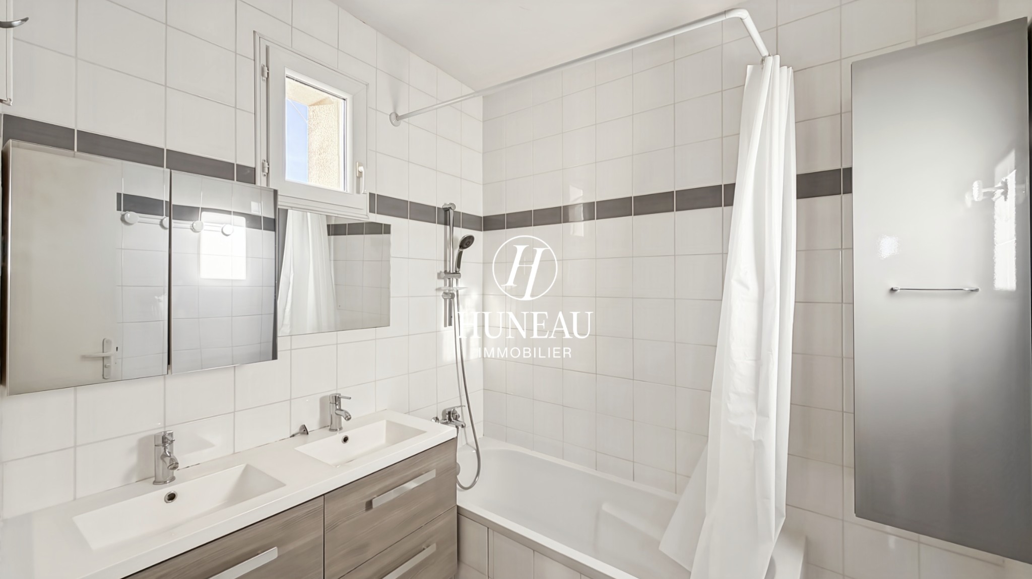 APPARTEMENT FAMILIAL NON MEUBLE — photo 8