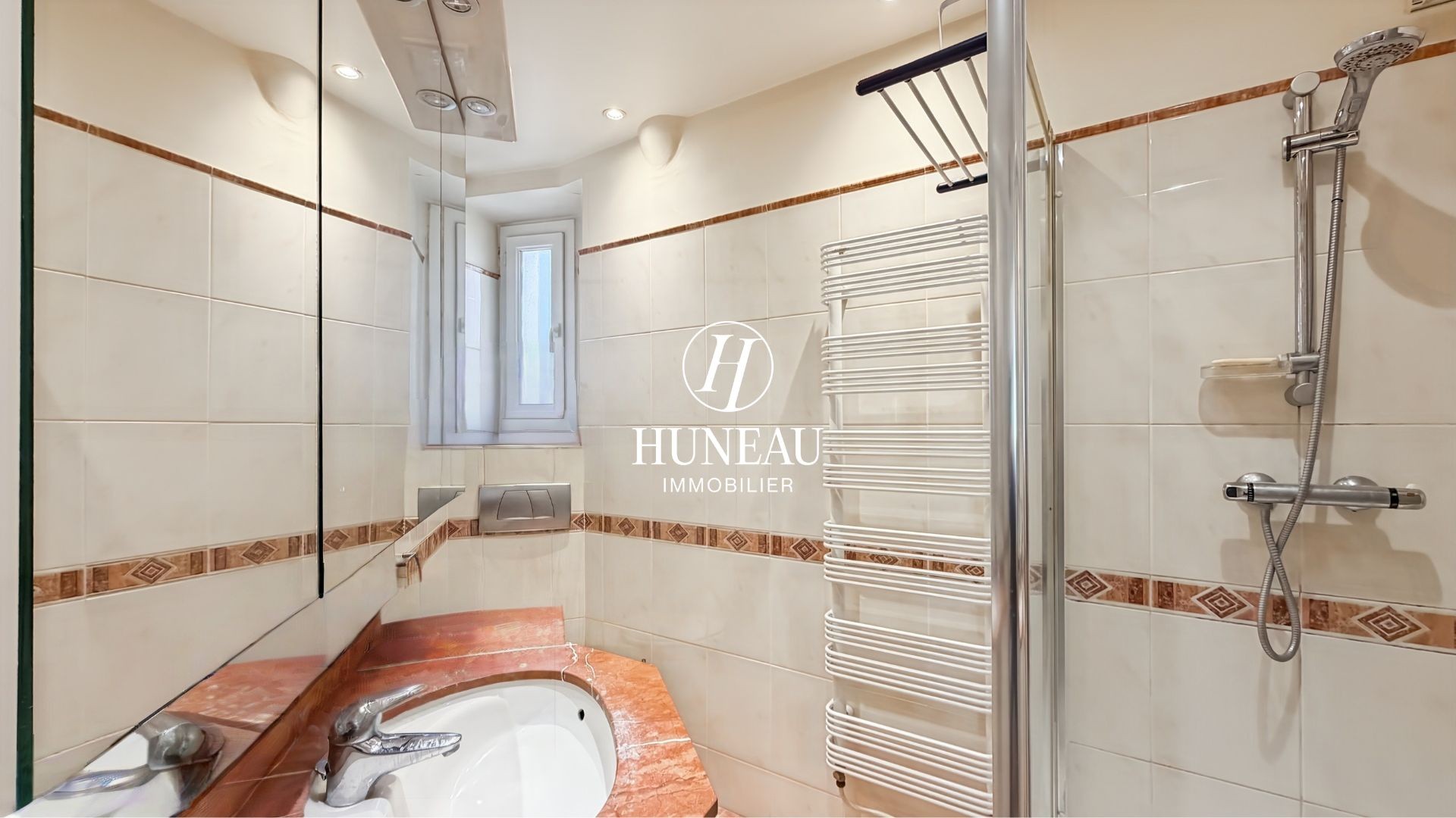 APPARTEMENT 4 PIÈCES TRÈS LUMINEUX ET AVEC BEAUCOUP DE CHARME — photo 15