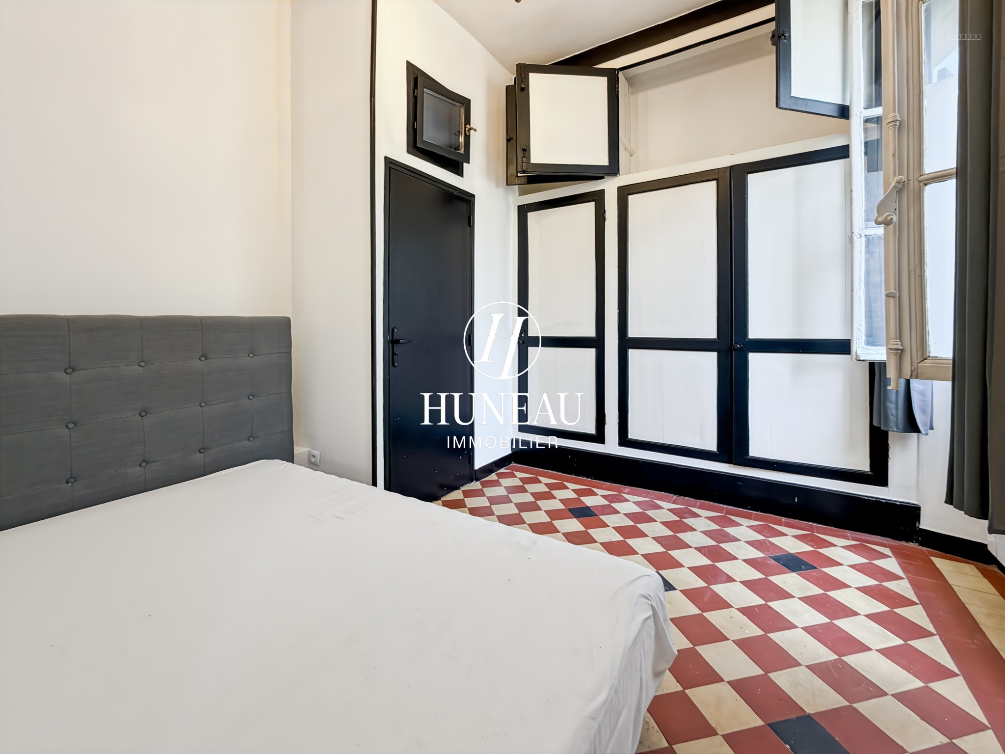 STUDIO DANS LE DOMAINE TRIGANO A FÉROLLES ATILLY — photo 3