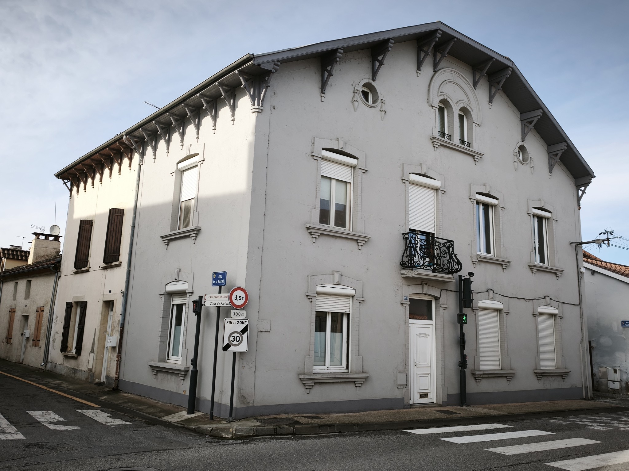 Immeuble à vendre à Vic en bigorre, 220 m² – photo 1 sur 2
