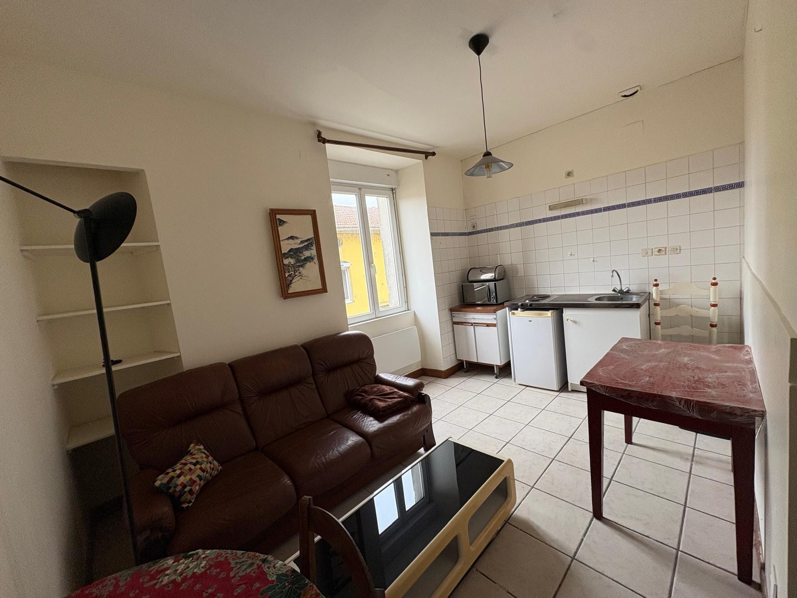 Studio à louer à Vic en bigorre, 1 080 m², 1 pièce – photo 1 sur 3