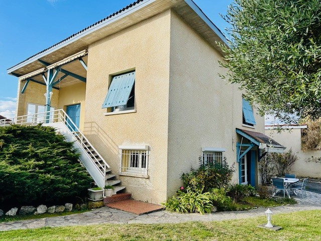 Immeuble à vendre à Vic en bigorre, 220 m² – photo 1 sur 18