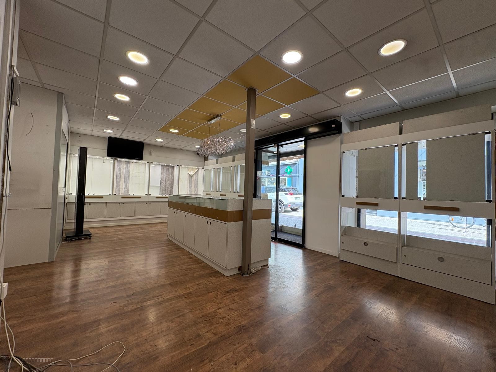 Local commercial à louer à Vic en bigorre, 65 m² – photo 2 sur 3