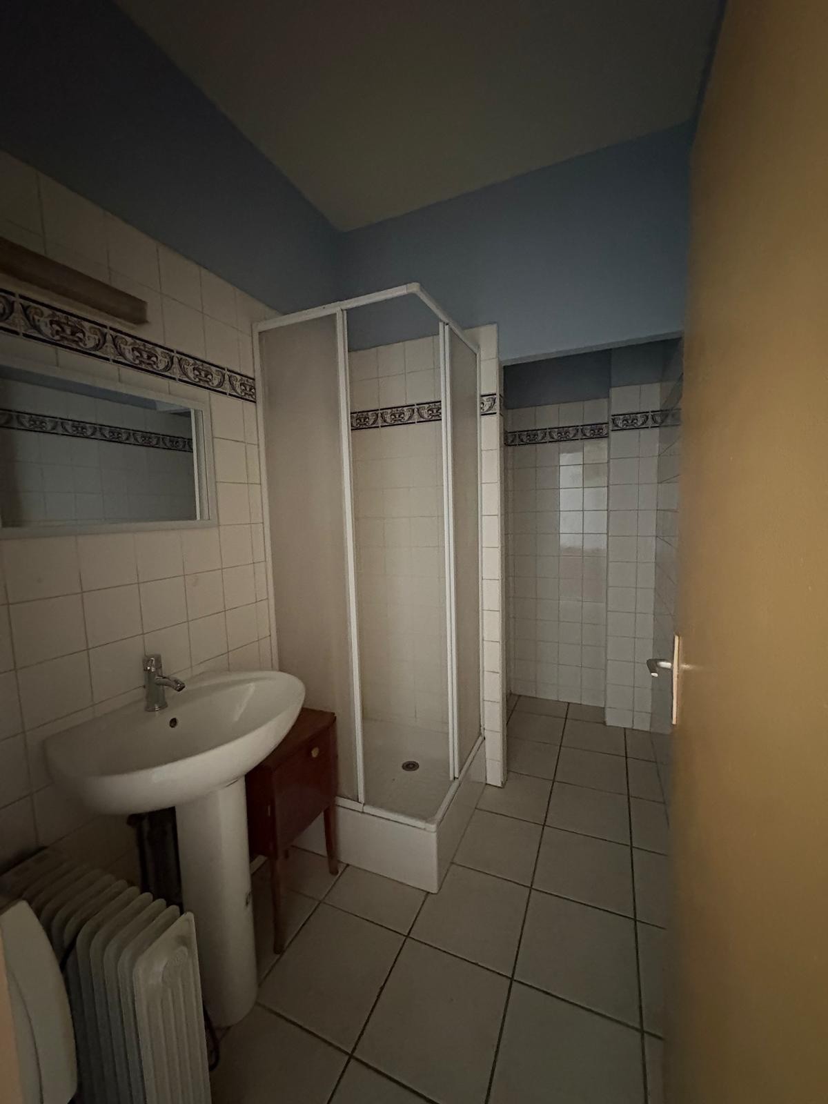 Studio à louer à Vic en bigorre, 1 080 m², 1 pièce – photo 2 sur 3